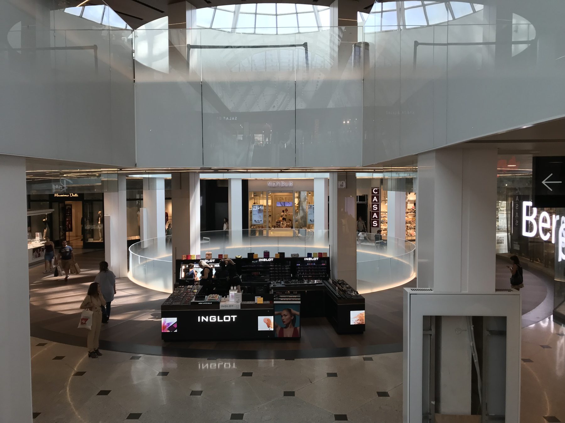 INGLOT Diagonal Mar, Barcelona.