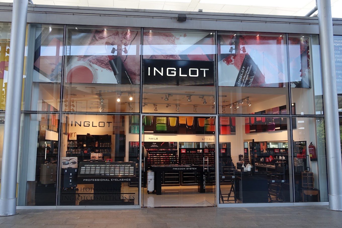 INGLOT La Maquinista, Barcelona.